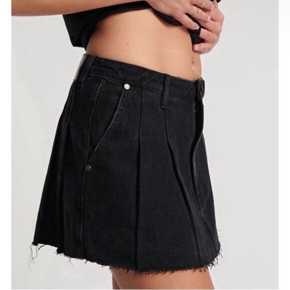 Blank NYC Black Mini Pleated Black
Skirt(Size 30) - Picture 3 of 11